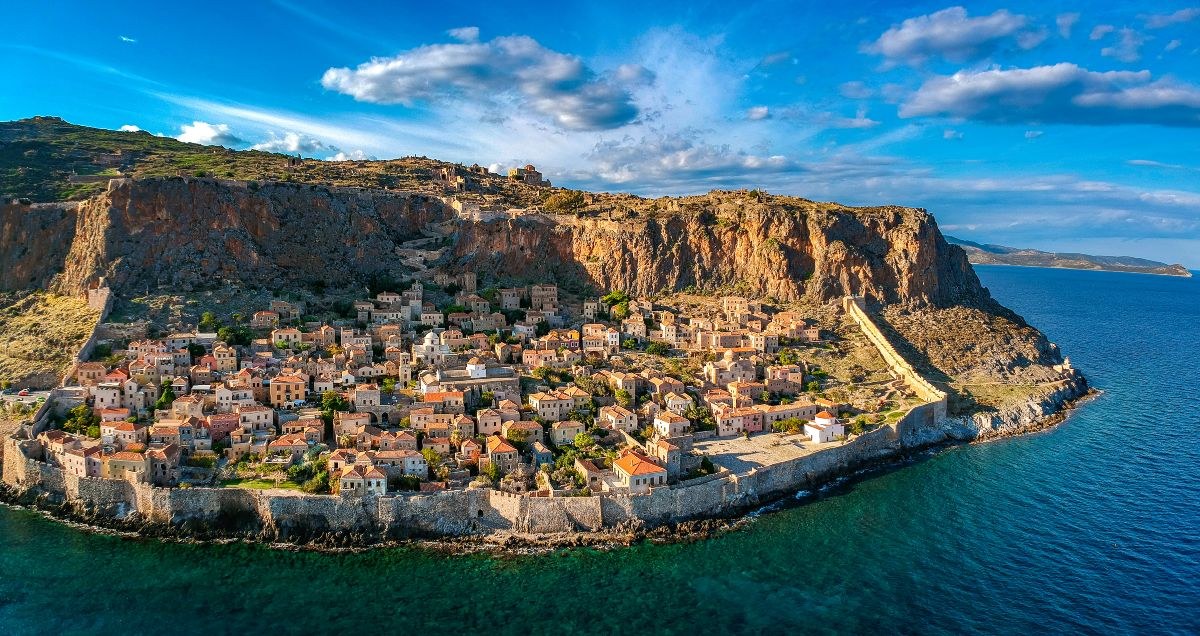 Η Μονεμβασιά αποτελεί έναν από τους πιο ρομαντικούς προορισμούς