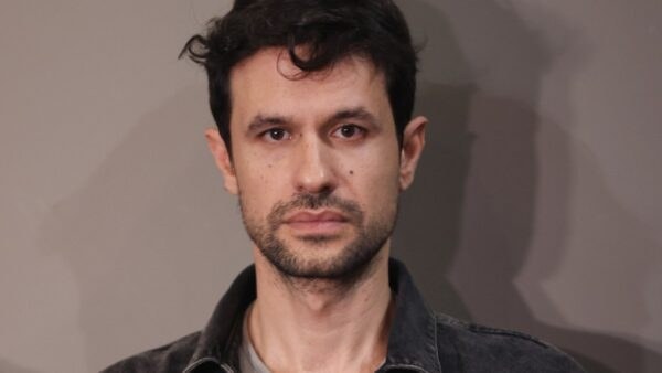 Ο Ορφέας Αυγουστίδης σε φωτογράφισή του.