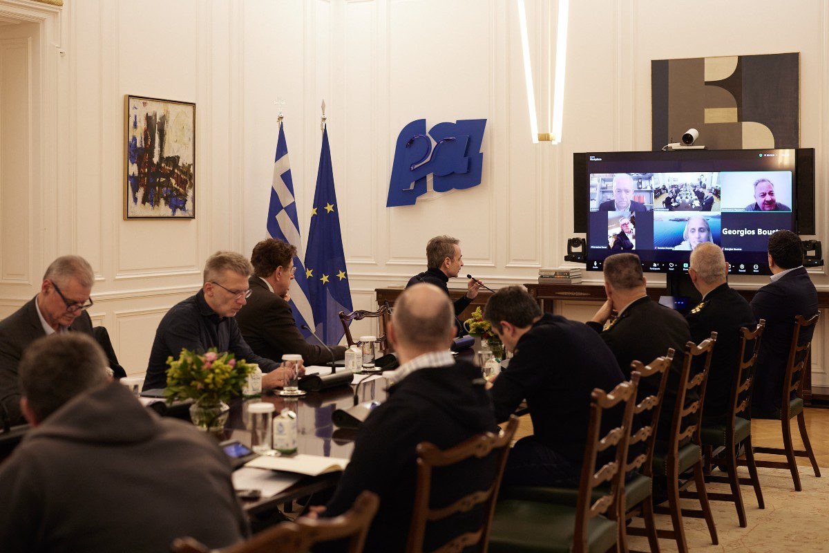 Σύσκεψη για τους σεισμούς στην Σαντορίνη