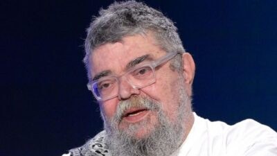 Ο Σταμάτης Κραουνάκης μιλάει στο Attioca Tv