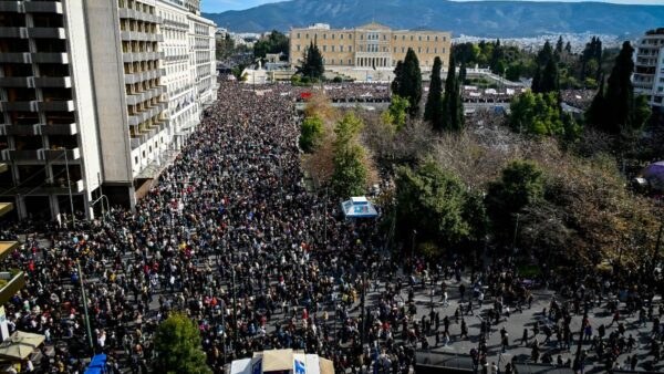 Απεργία Τέμπη 28/2: Πως θα κινηθούν τα ΜΜΜ - Τι θα συμβεί με μετρό, λεωφορεία και ταξί