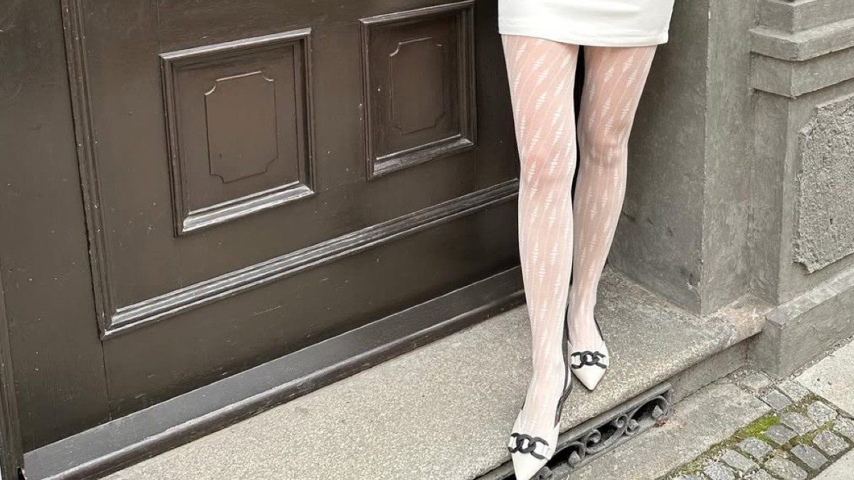 λευκό καλσόν στο street style