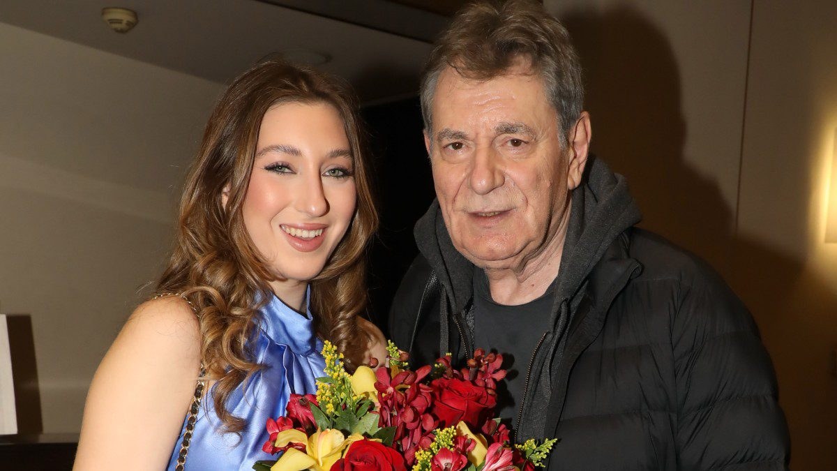 Ηλέκτρα Διονυσίου, Άγγελος Διονυσίου