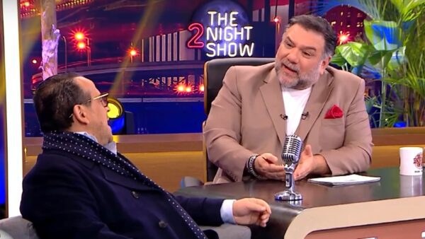 Ο Γρηγόρης Αρναούτογλου στο The 2nigt Show με τον Βασίλη Ζούλια