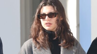 Η Δανάη Παππά στο νεκροταφείο
