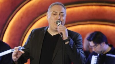 Ο Διαμαντής Διονυσίου στα μπουζούκια