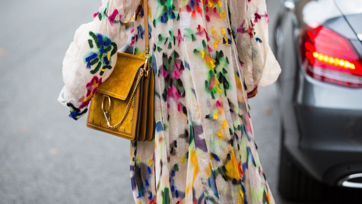 Φορέματα τάσεις στο street style