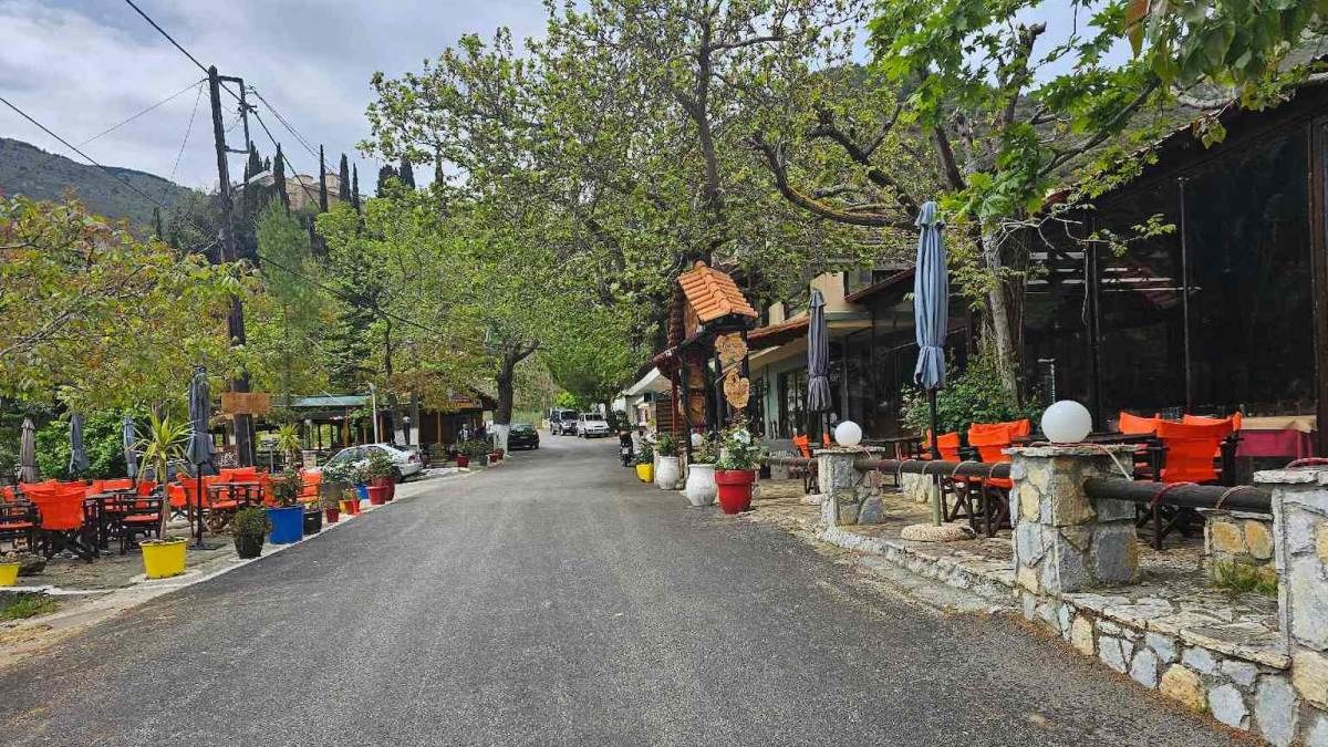 Ευρωστίνα χωριό κεντρικός δρόμος