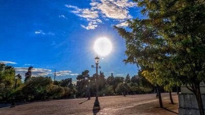 Ένας ουρανός με ήλιο