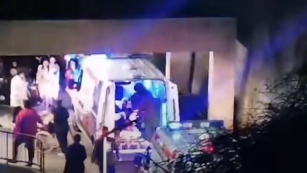 Ασθενοφόρο στο νοσοκομείο από την τραγωδία στην Μακεδονία