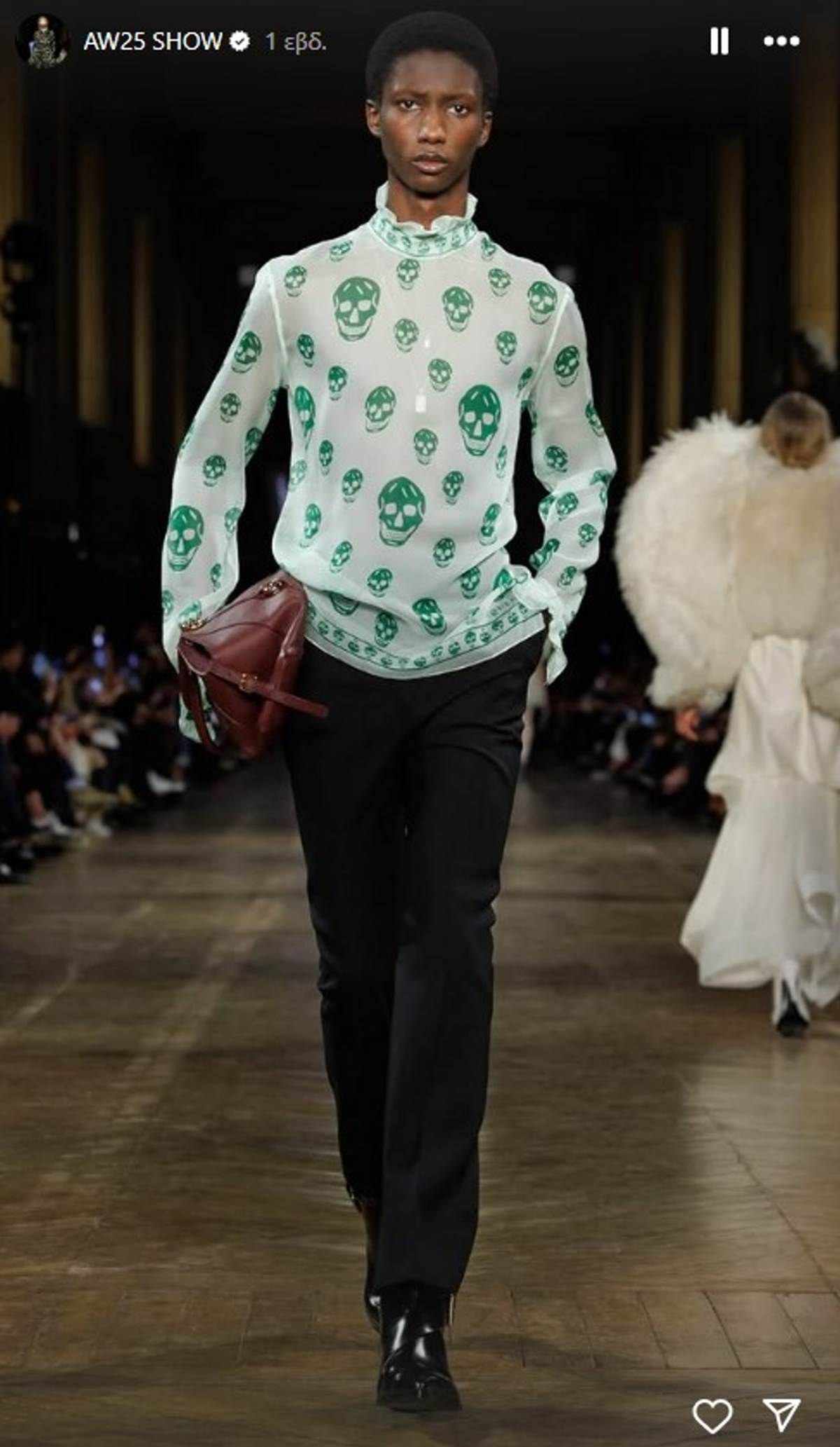 Fashion items από το παρελθόν στον McQueen