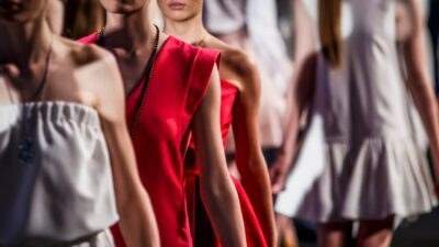Εβδομάδα Μόδας Παρίσι και σόου σχεδιαστών