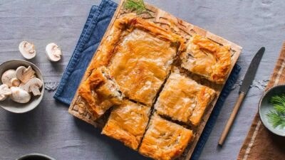 Πατατόπιτα κομμένη σε κομμάτια