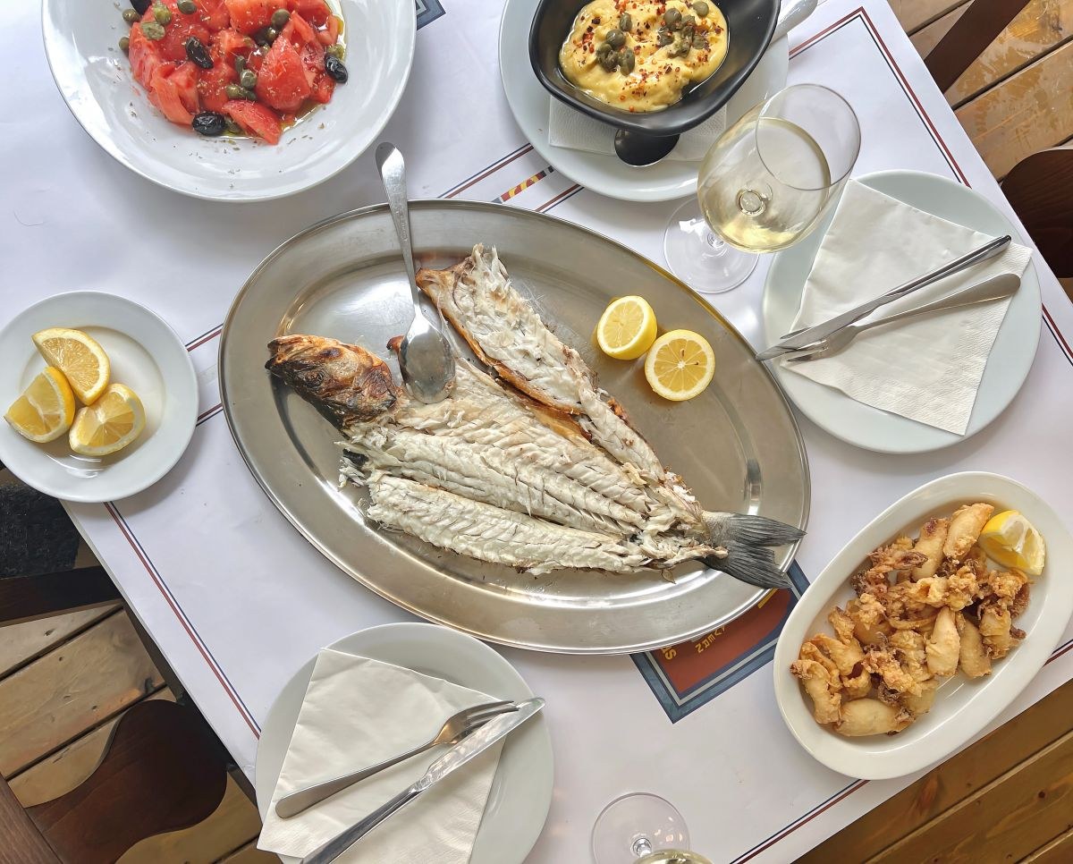 πιατέλα με ψάρι