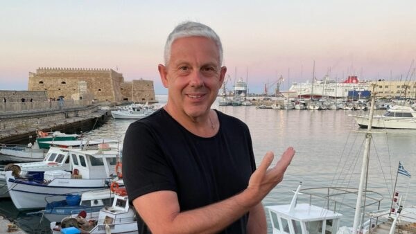 Ο Τάσος Δούσης στην Κρήτη