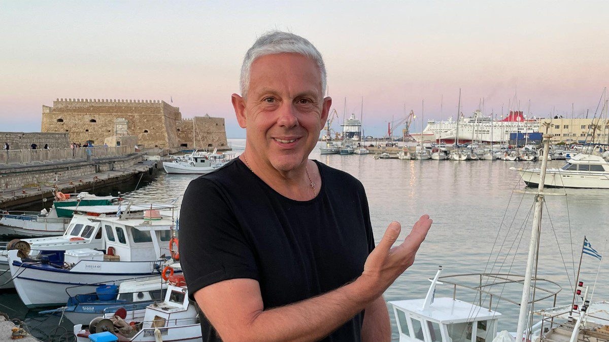 Ο Τάσος Δούσης στην Κρήτη