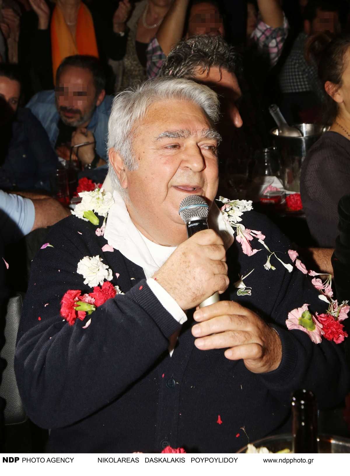 Ο Πασχάλης Τερζής στα μπουζούκια