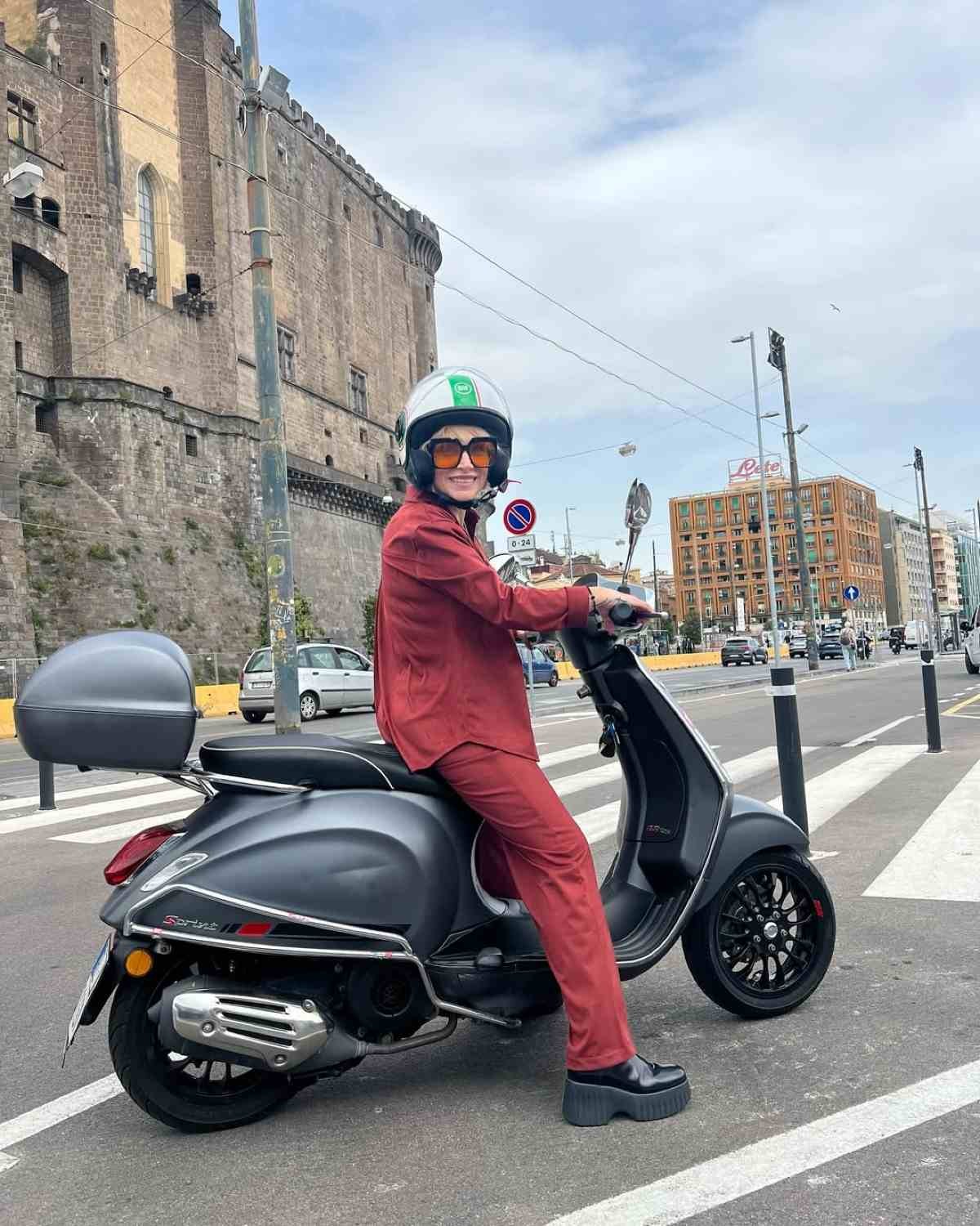 Η Ελεωνόρα Ζουγανέλη στη Νάπολη