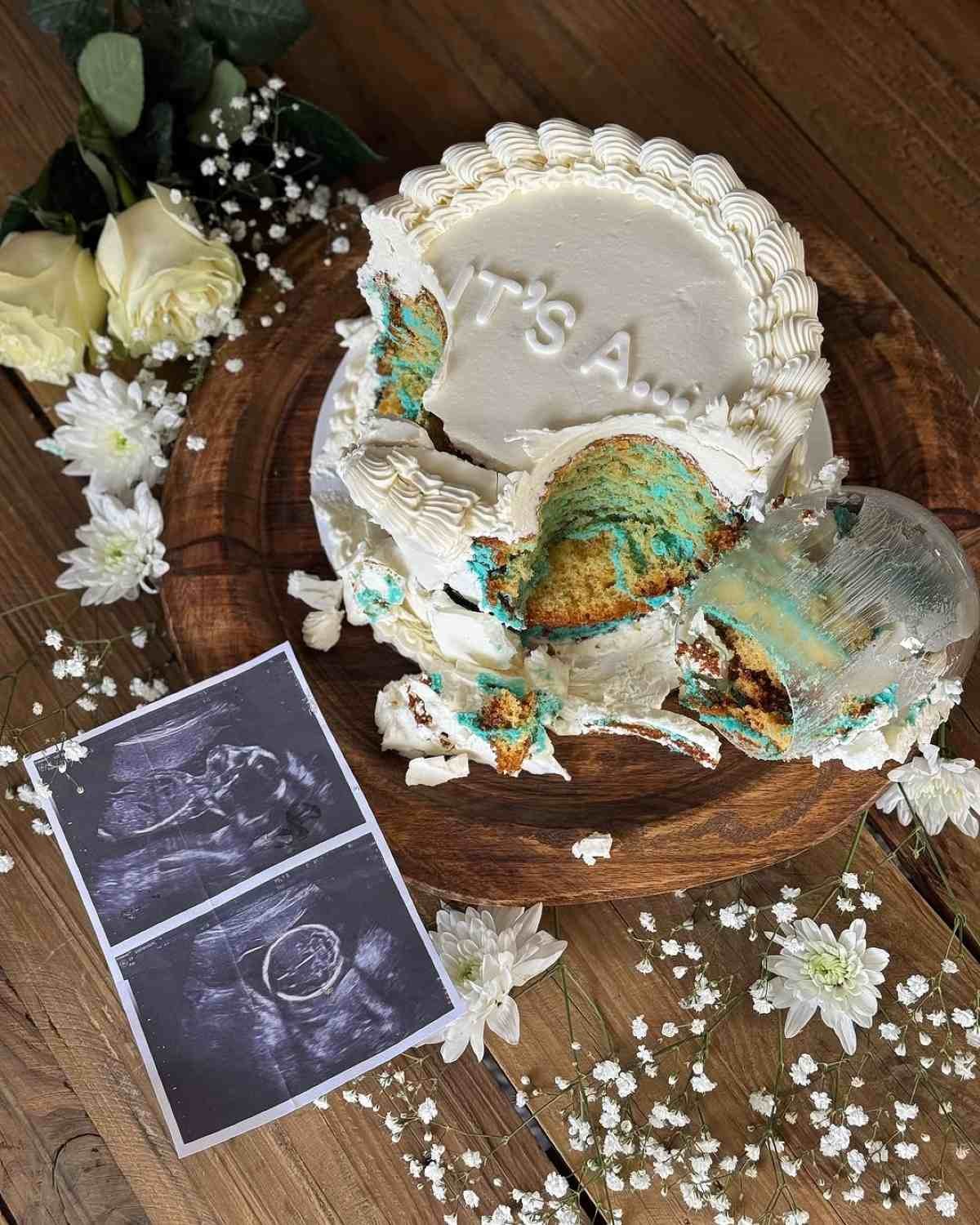 Η τούρτα από το gender reveal της Ευρυδίκης Βαλαβάνη