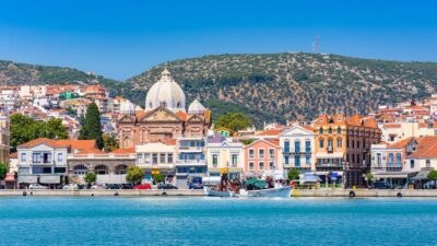 Πλησιάζοντας το λιμάνι της Μυτιλήνης