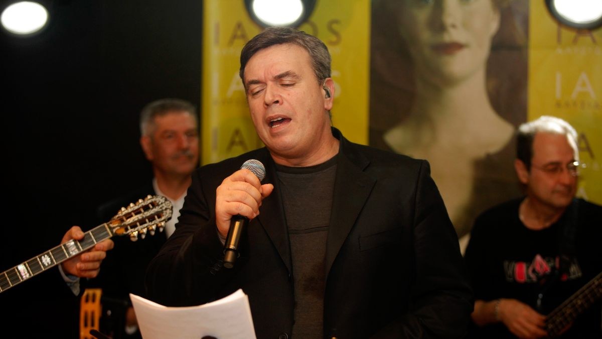 Ο Μανώλης Λιδάκης