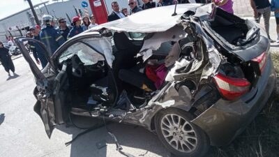 το διαλυμένο αμάξι που συγκρούστηκε με το τρένο
