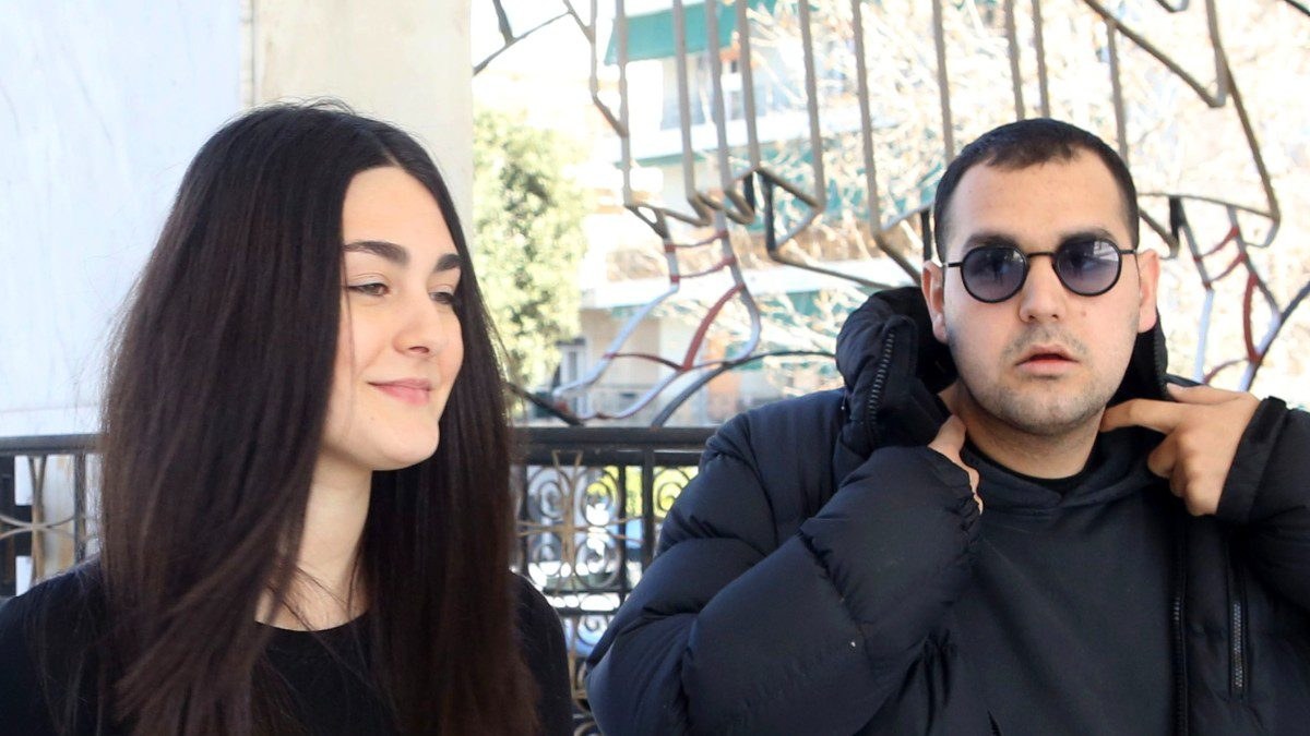 Ο Χρίστος Κούγιας και η Μάιρα Κούγια στο μνημόσυνο του μπαμπά τους