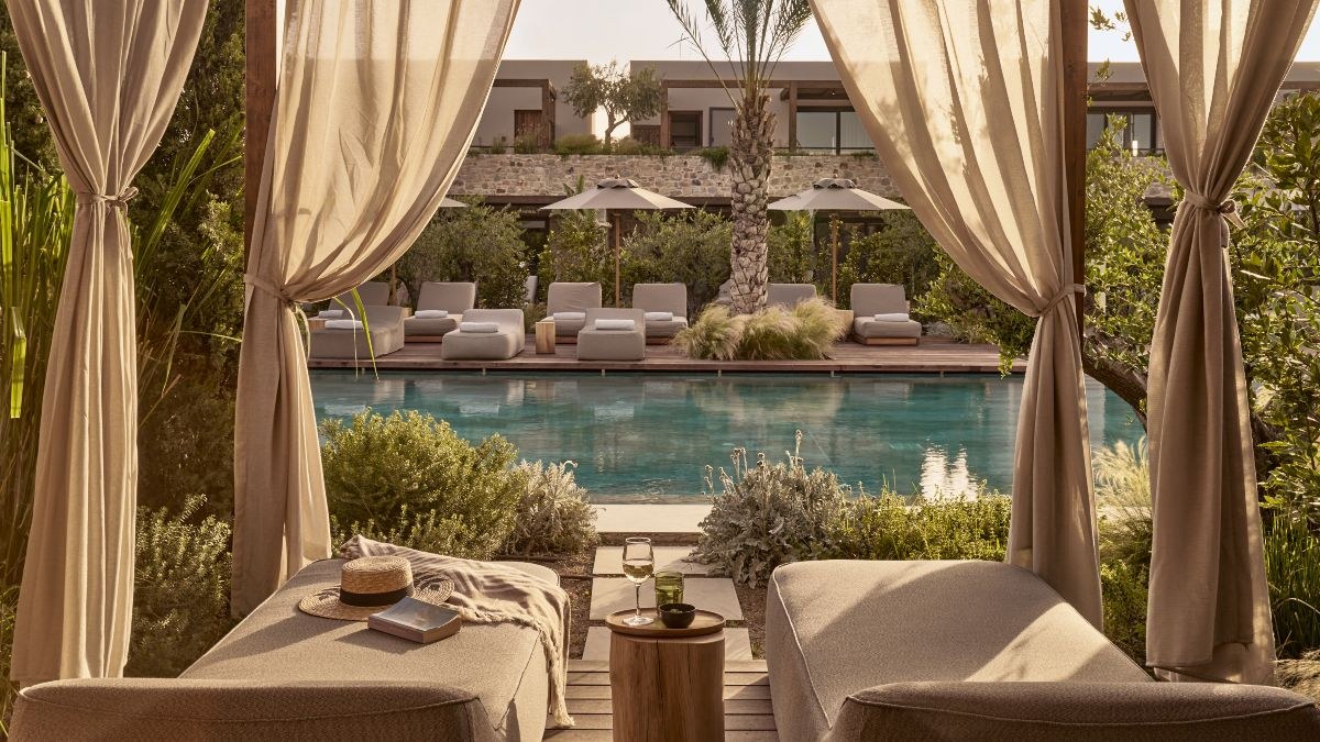 Theros All Suite Hotel