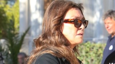 Η Βάνα Μπάρμπα στη κηδεία Κώστα Σημίτη