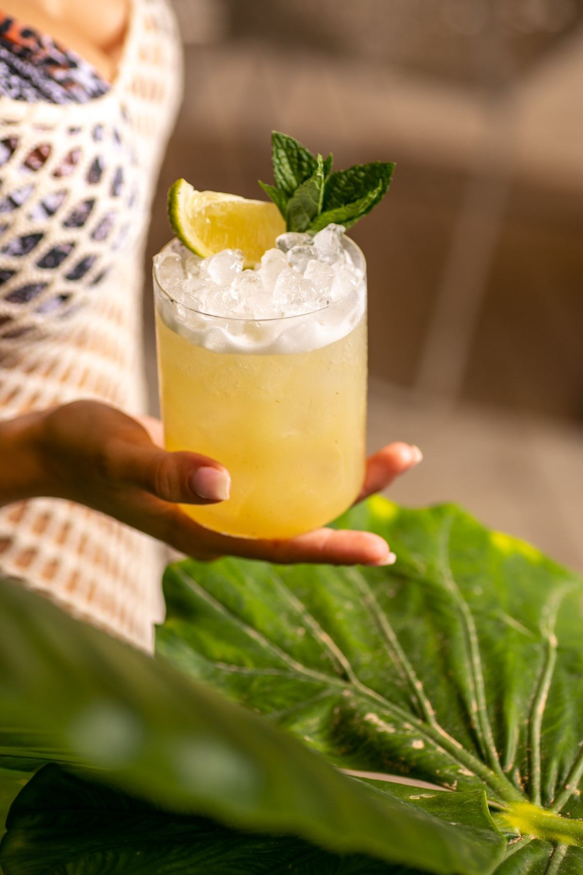Δροσιστικά cocktails στο Leuki ammos beach bar