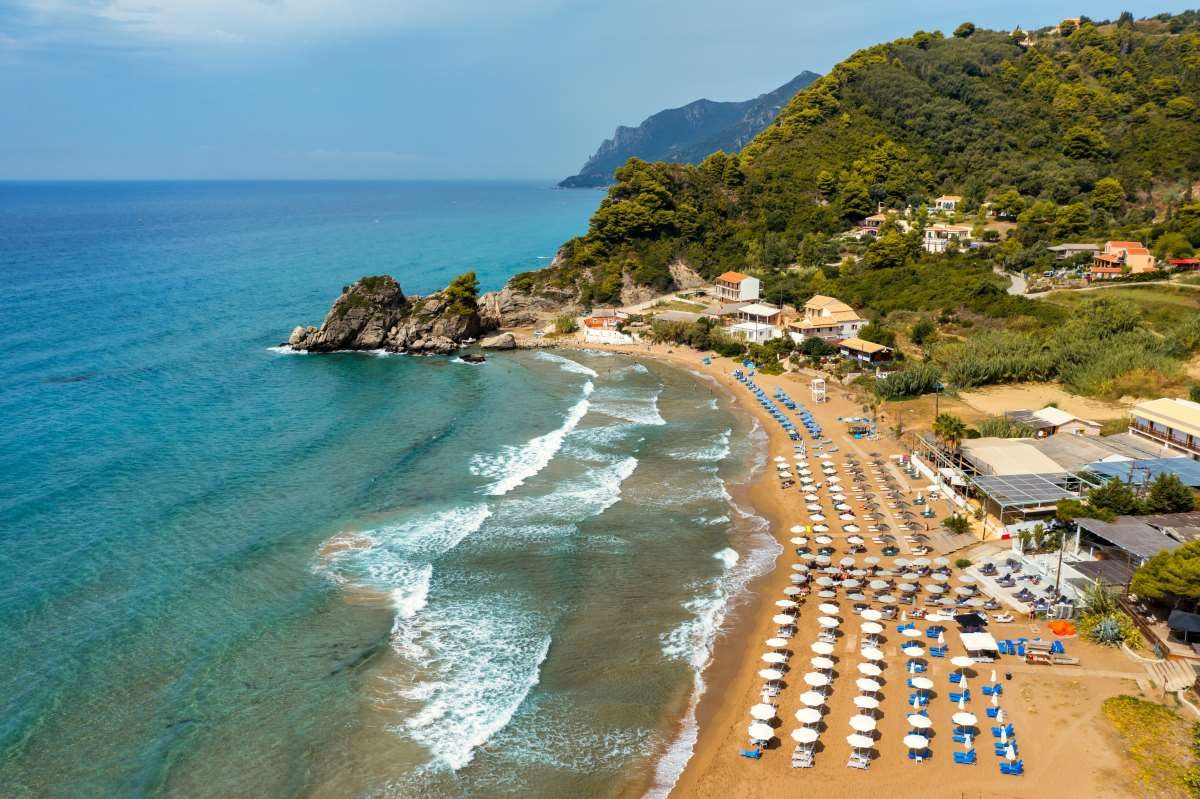 παραλία γλυφάδα κέρκυρα