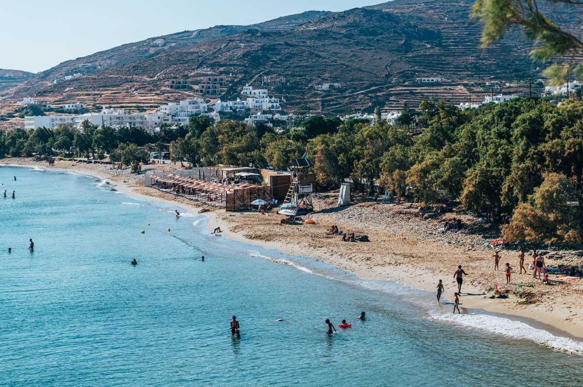 Κιόνια Τήνος