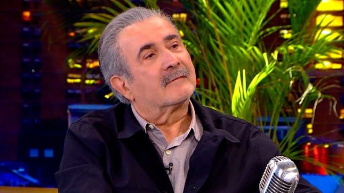 Ο Λάκης Λαζόπουλος στο The 2night show