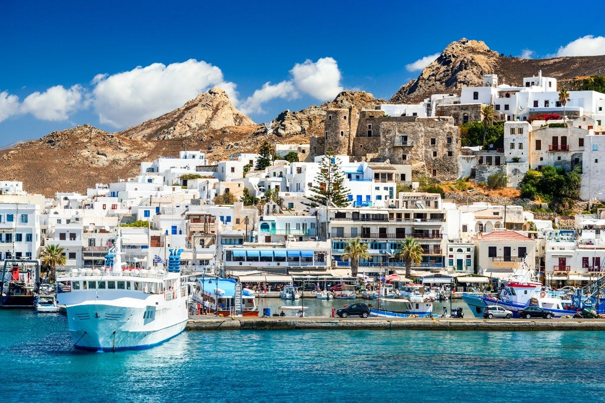 Φτάνοντας στο λιμάνι της Νάξου