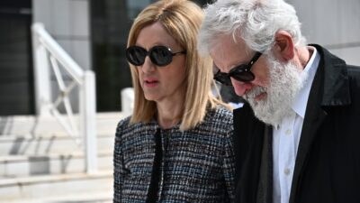 Η δικηγόρος του Πέτρου Φιλιππίδη στο δικαστήριο