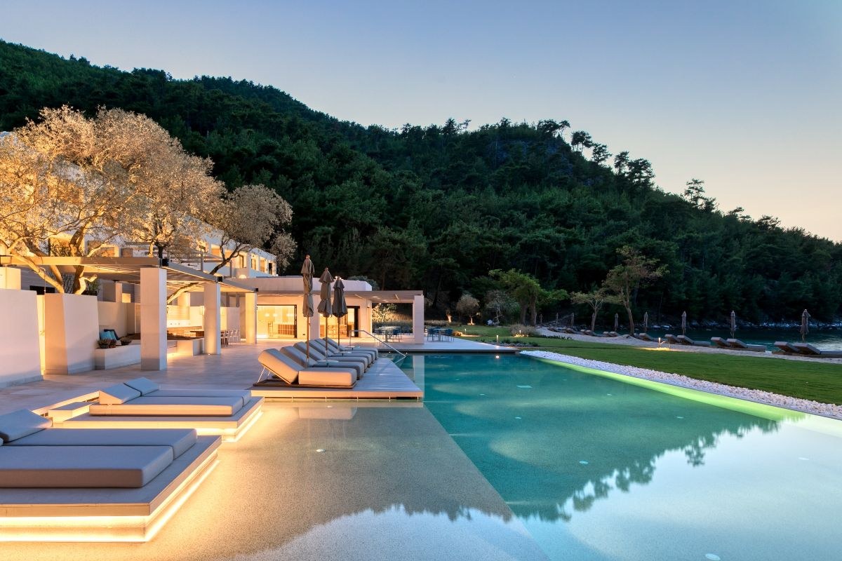 πισίνα του Vathi cove