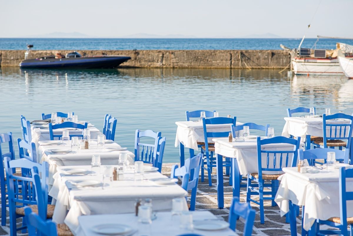Το ουζερί των Ναυτικών στην Πάρο