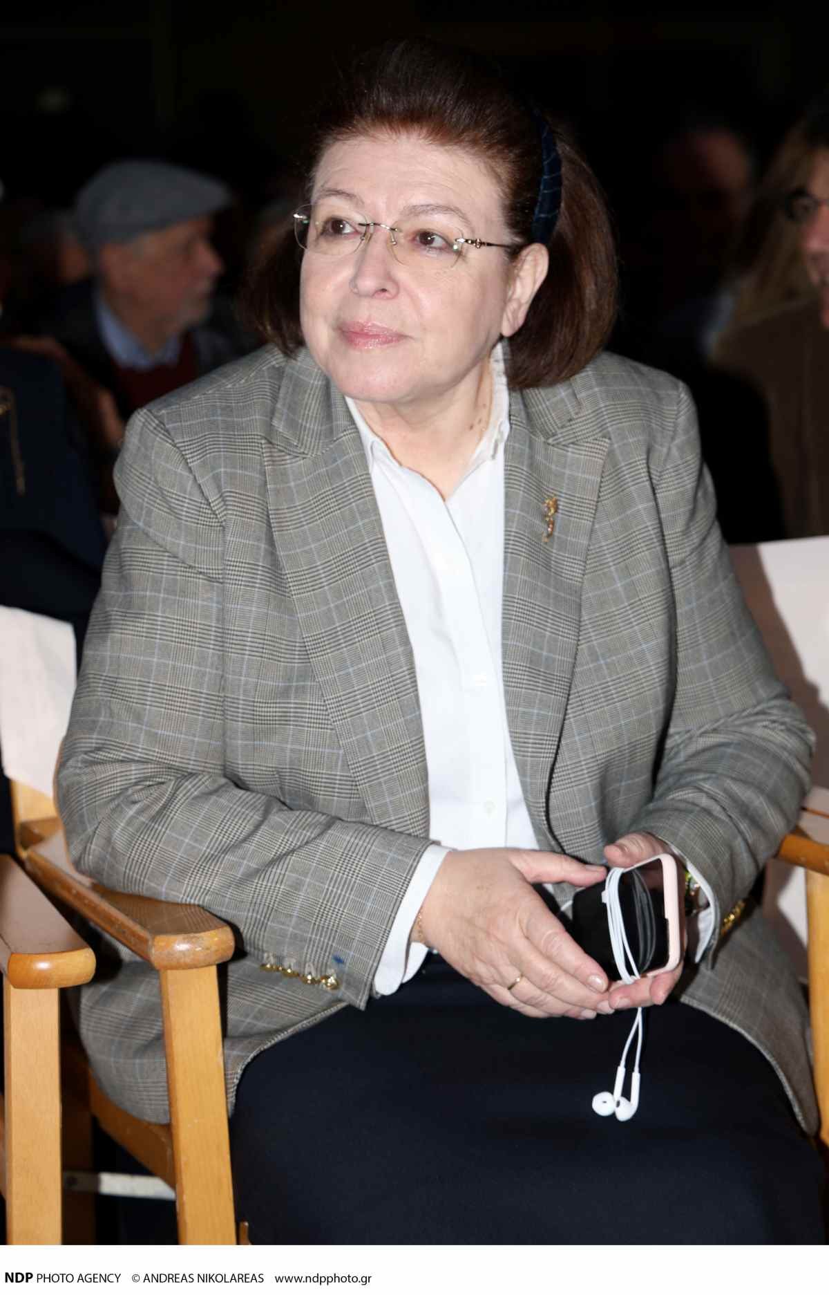 Η Λίνα Μενδώνη