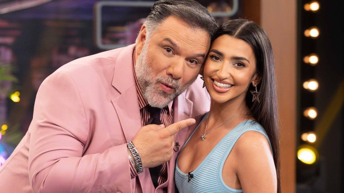 The 2Night Show Αναστασία