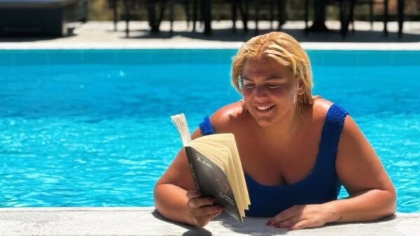 Η Δανάη Μπάρκα στο Instagram