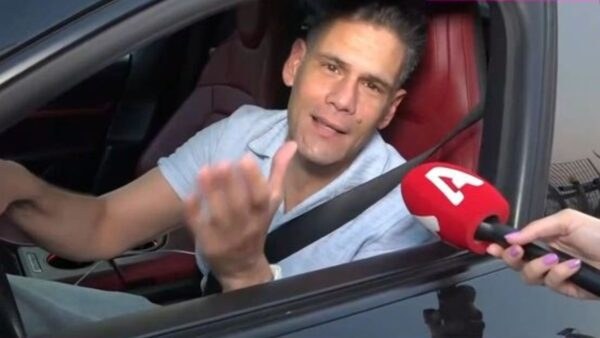 Ο Δημήτρης Ουγγαρέζος μπροστά στην κάμερα