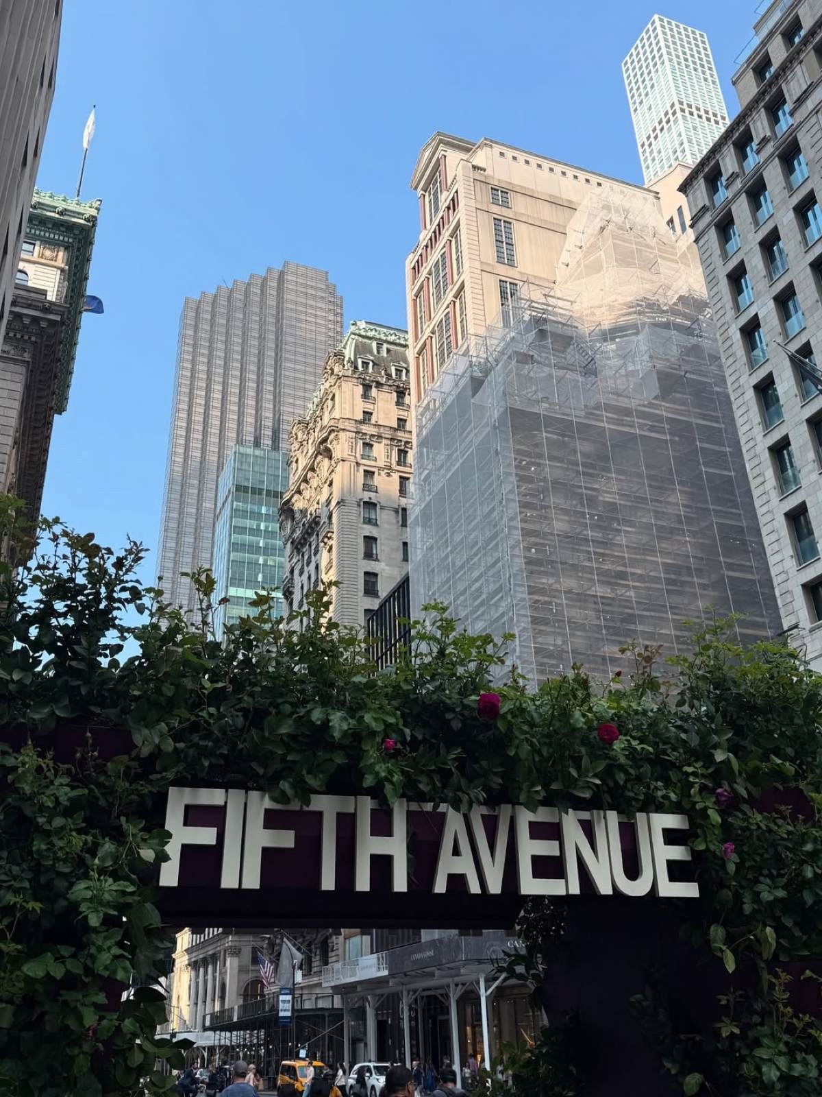 Η ταμπέλα της Fifth Avenue στη Νέα Υόρκη
