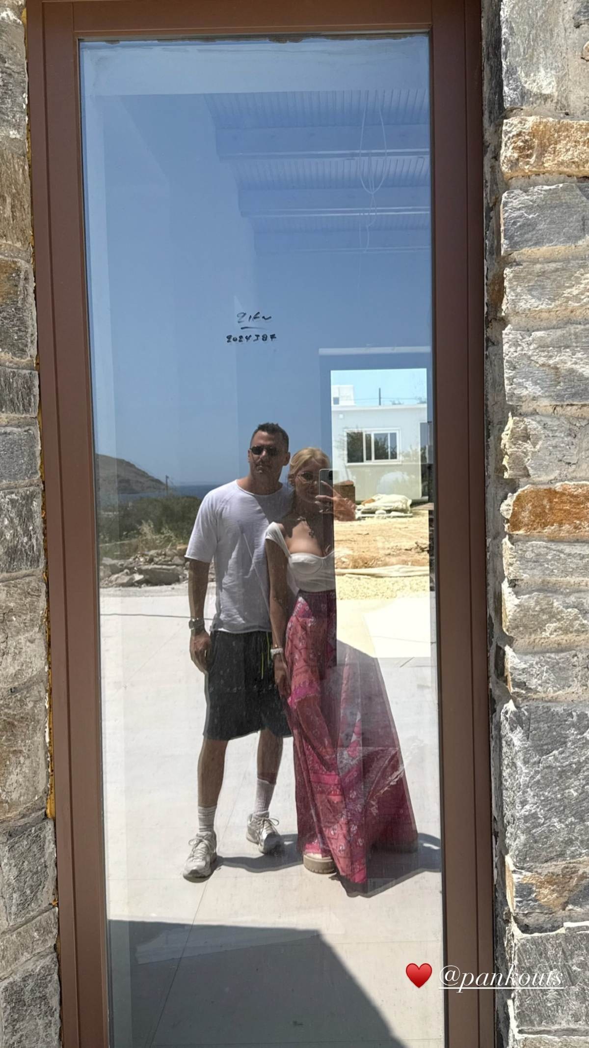 Η Κατερίνα Καινούργιου και ο Πάνος Κουτσουμπής στην Πάρο
