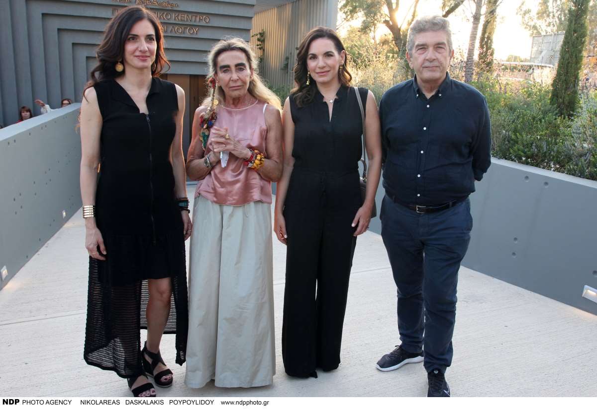 Η Όλγα Κεφαλογιάννη σε έξοδό της