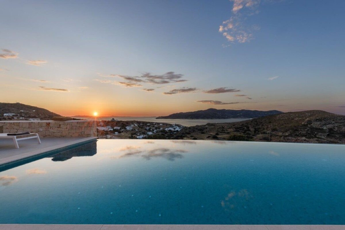 Anemolethe Suites Hotel