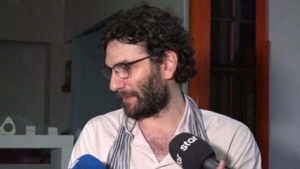 Ο Κωνσταντίνος Χαρδαβέλλας στηνκάμερα του Buongiorno