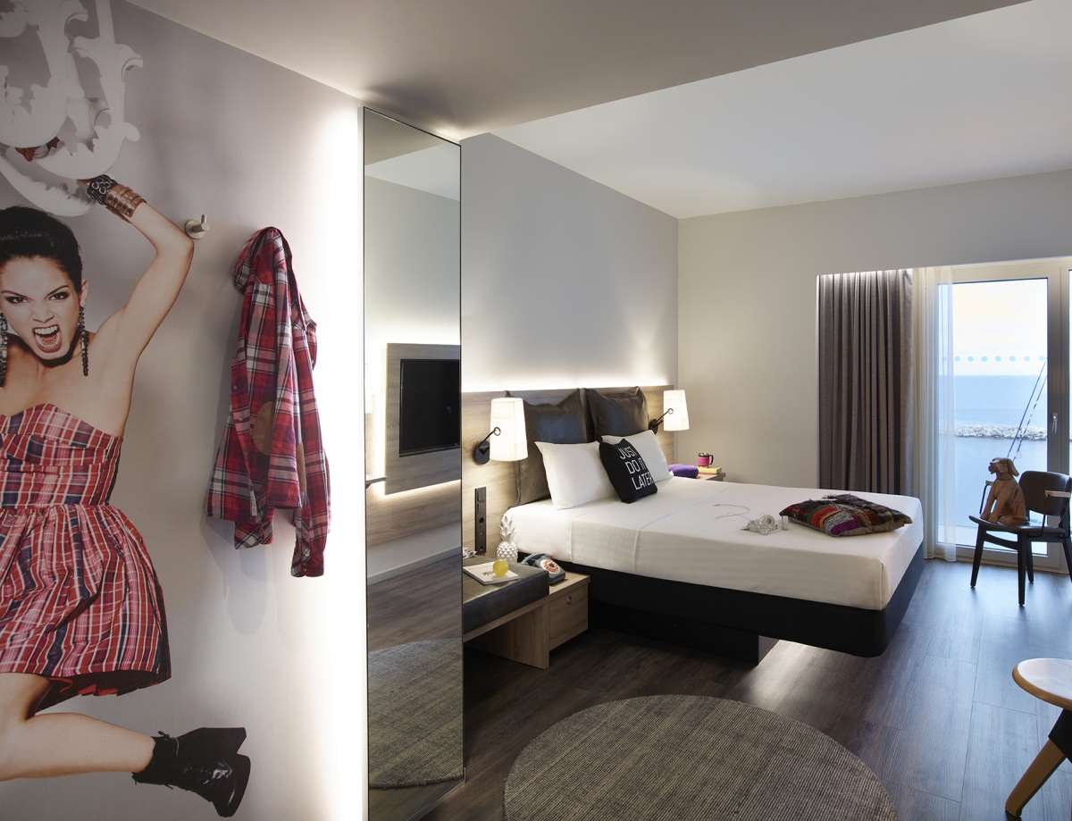Moxy Patra Marina