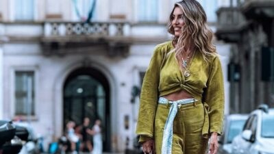 H Αθηνά Οικονομάκου με Labubu στην τσάντα της