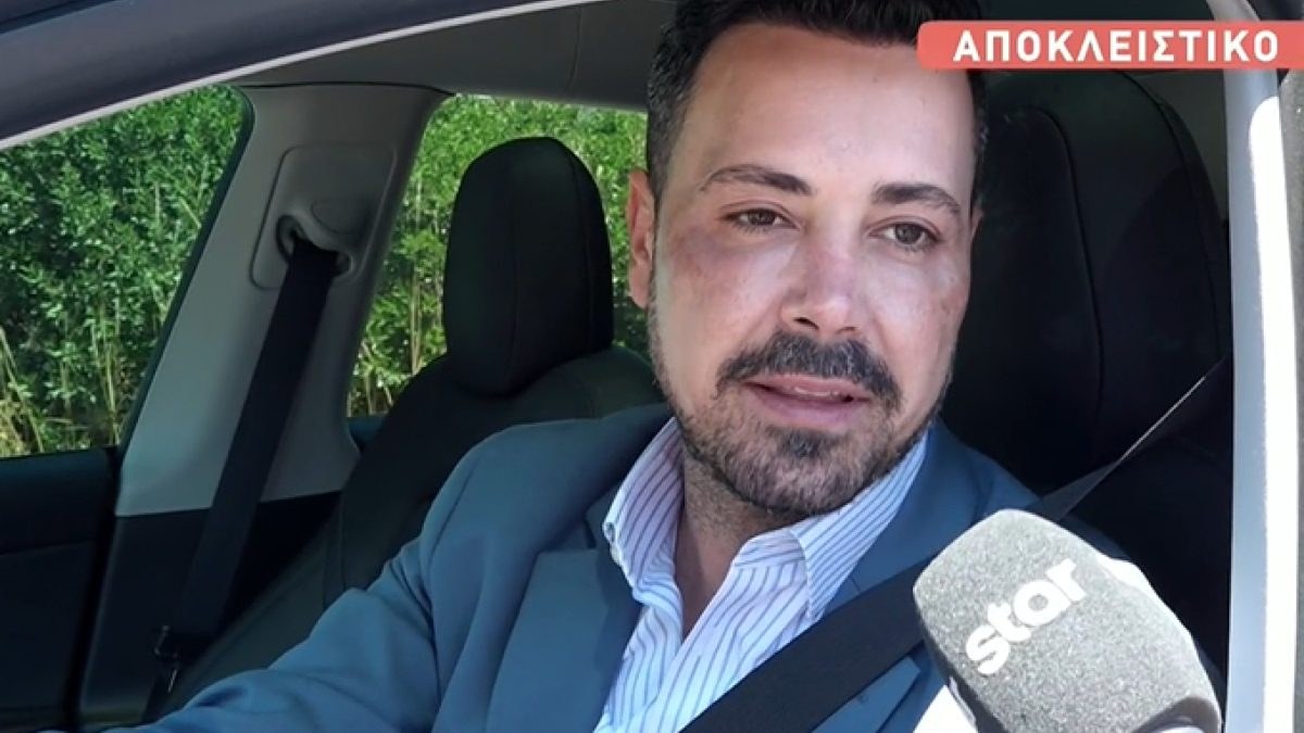 Ο Πέτρος Κουσουλός στο αυτοκίνητό του