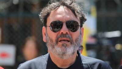 Ο Στάθης Αγγελόπουλος έξω από τα δικαστήρια